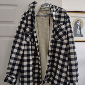 Willow & Pine men's XXL hooded shirt jacket. Super warm. Super Cozy. Like New.